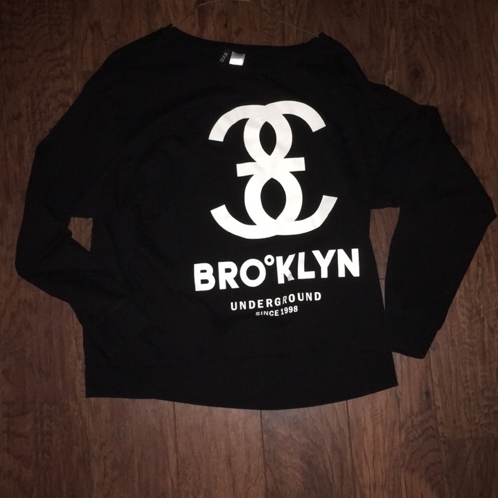 Sweatshirt